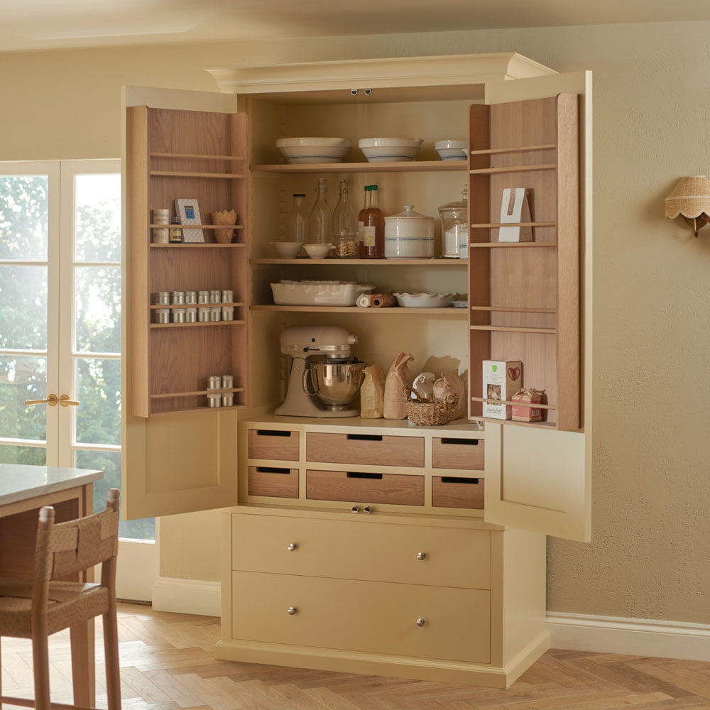 Freestanding kitchen furniture