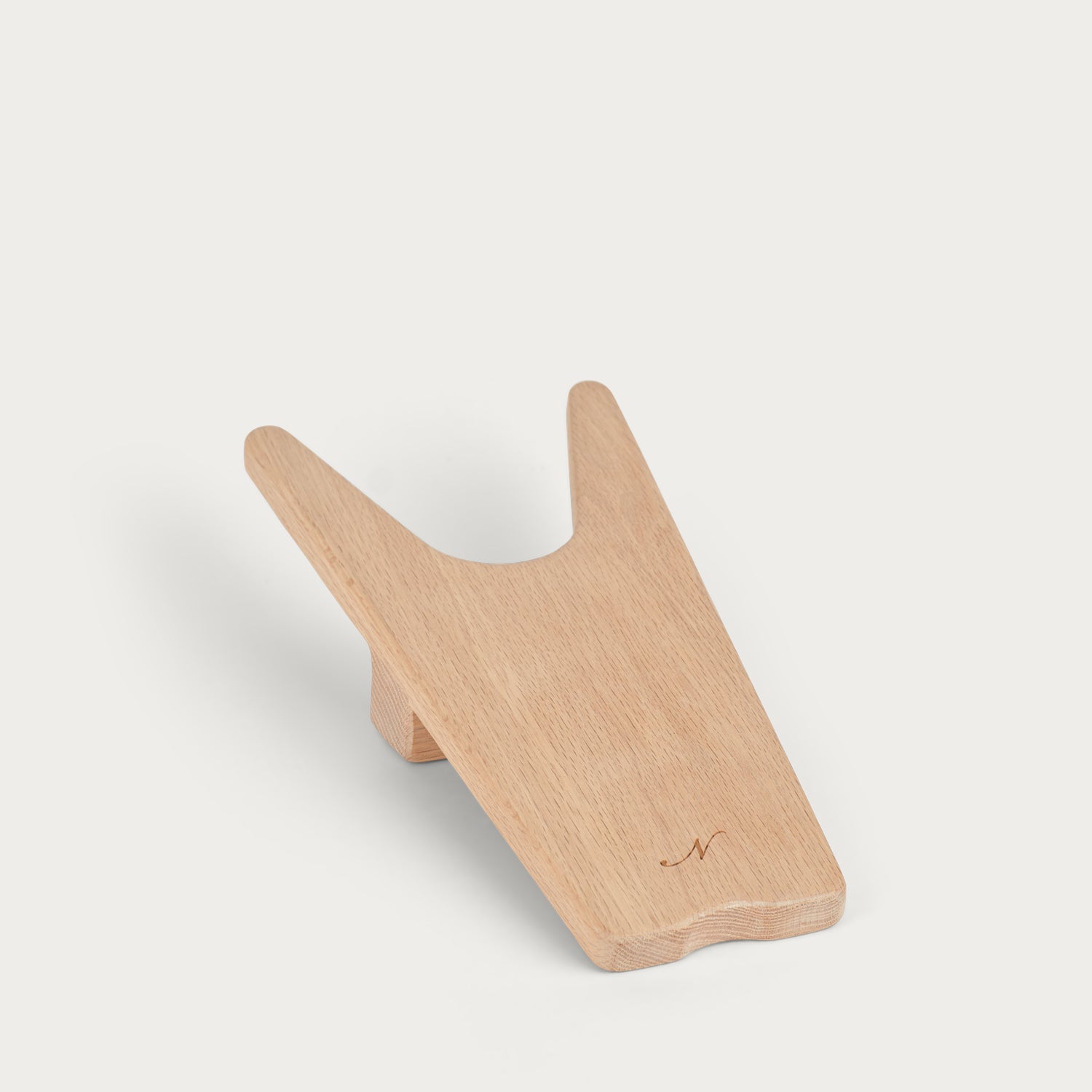 Neptune Accessories_Living accessories_Storage default Oak Boot Jack