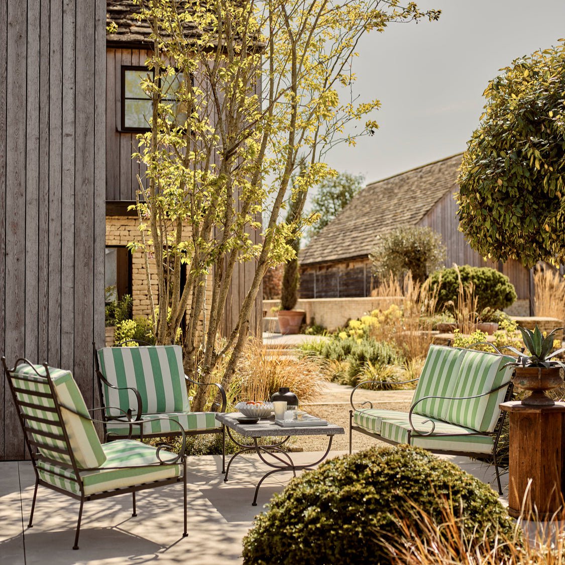 Neptune Garden Sets Cheltenham 4 Seater Lounge & Coffee Table Set with Green Stripe Cushions