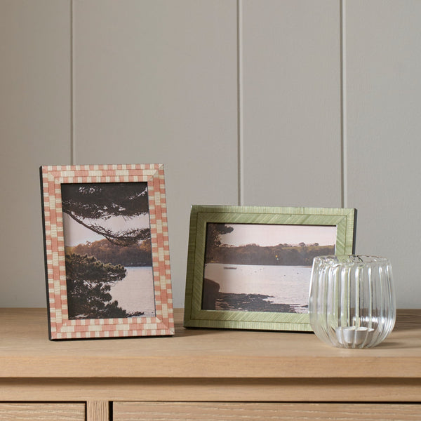 Neptune Accessories_Living accessories_Decorative accessories default Montpellier 4x6 Photo Frame, Pink