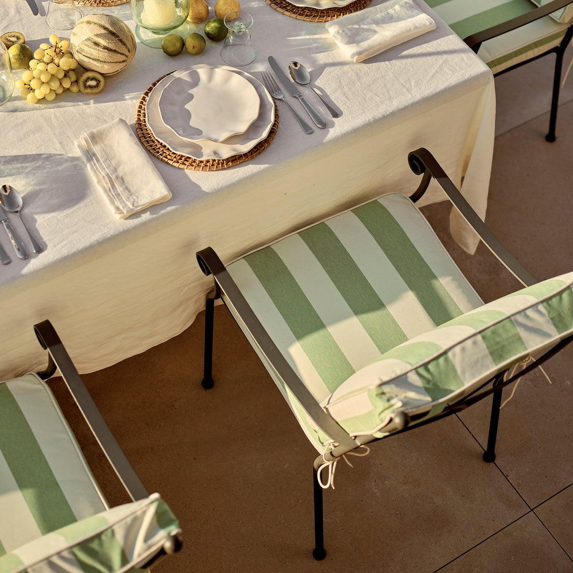 Neptune Garden Sets Cheltenham 8 Seater Rectangular Dining Set with Green Striped Carver Chairs