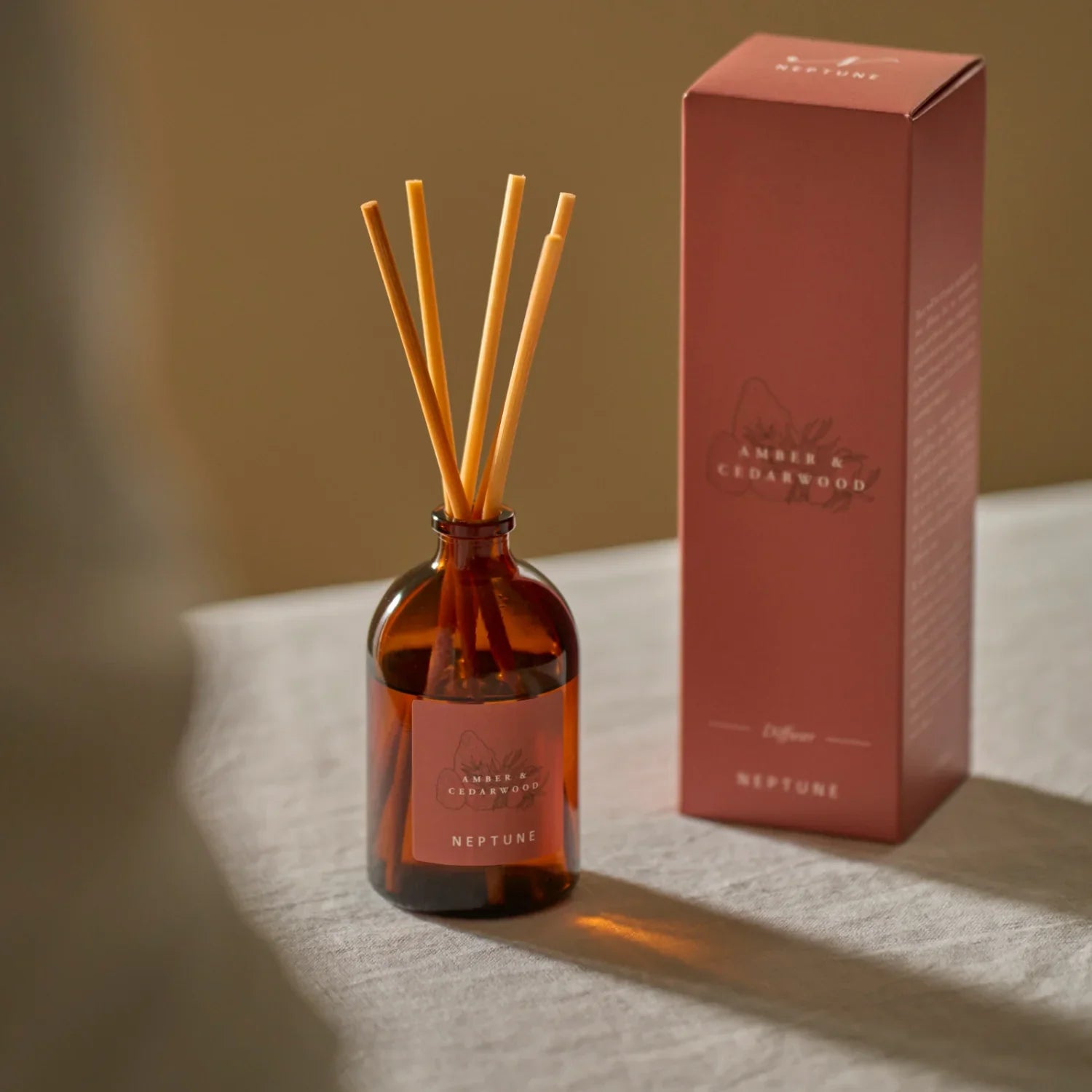 Neptune Accessories_Living accessories_Candles & diffusers Amber & Cedarwood Diffuser