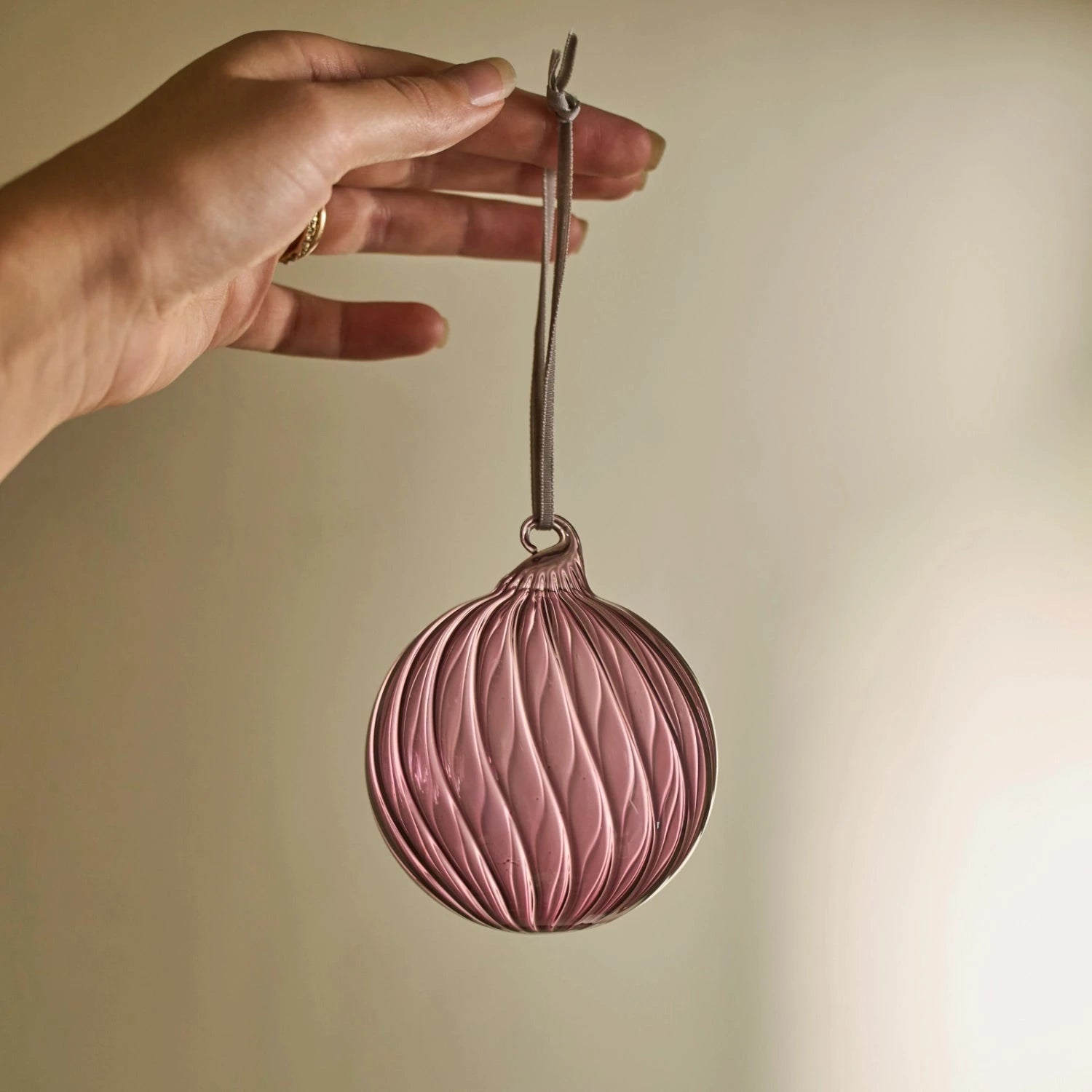 Neptune Seasonal_Christmas_Christmas tree decorations default Avery Small Glass Bauble, Rose - Set of 6