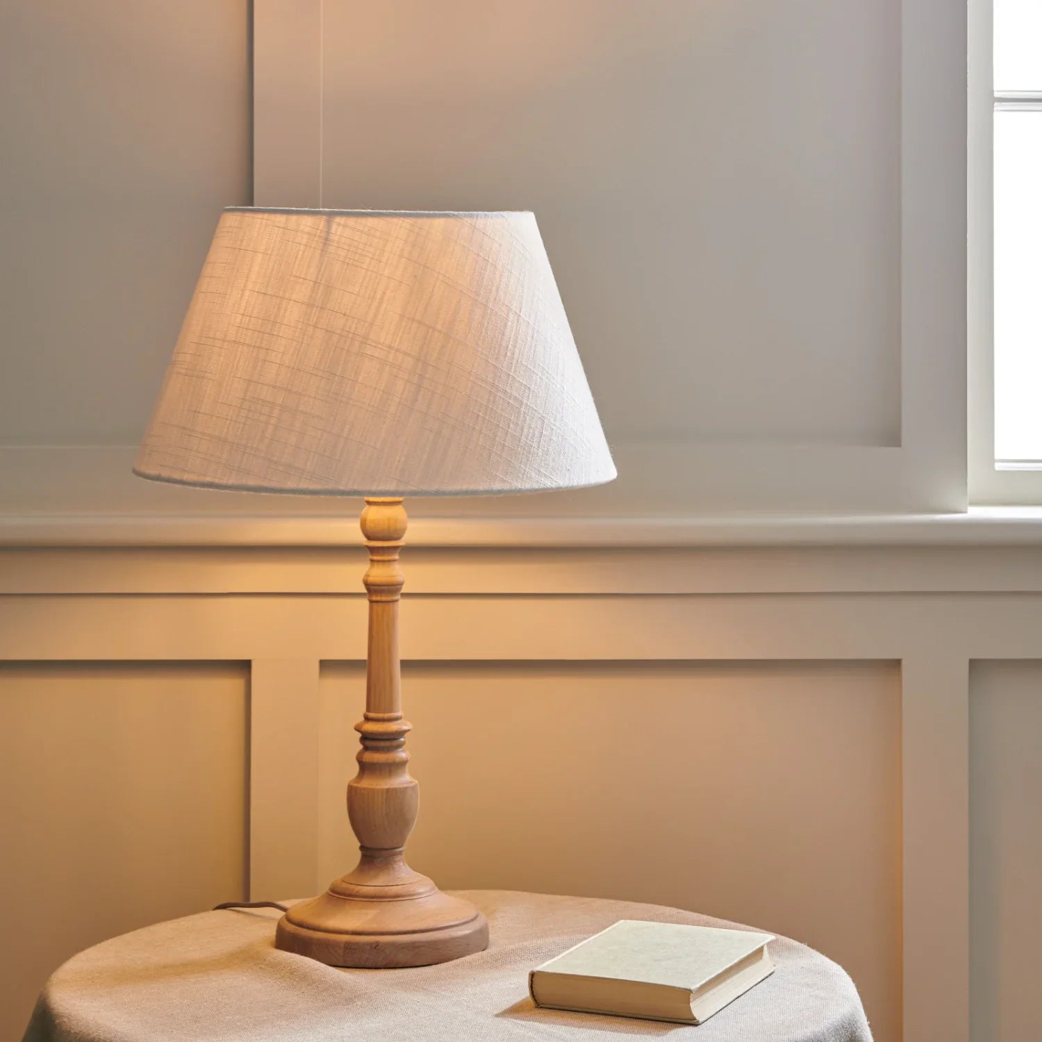 Neptune Accessories_Lighting_Table lamps Henry 15" Warm White Highgate Small Seasoned Oak Table Lamp