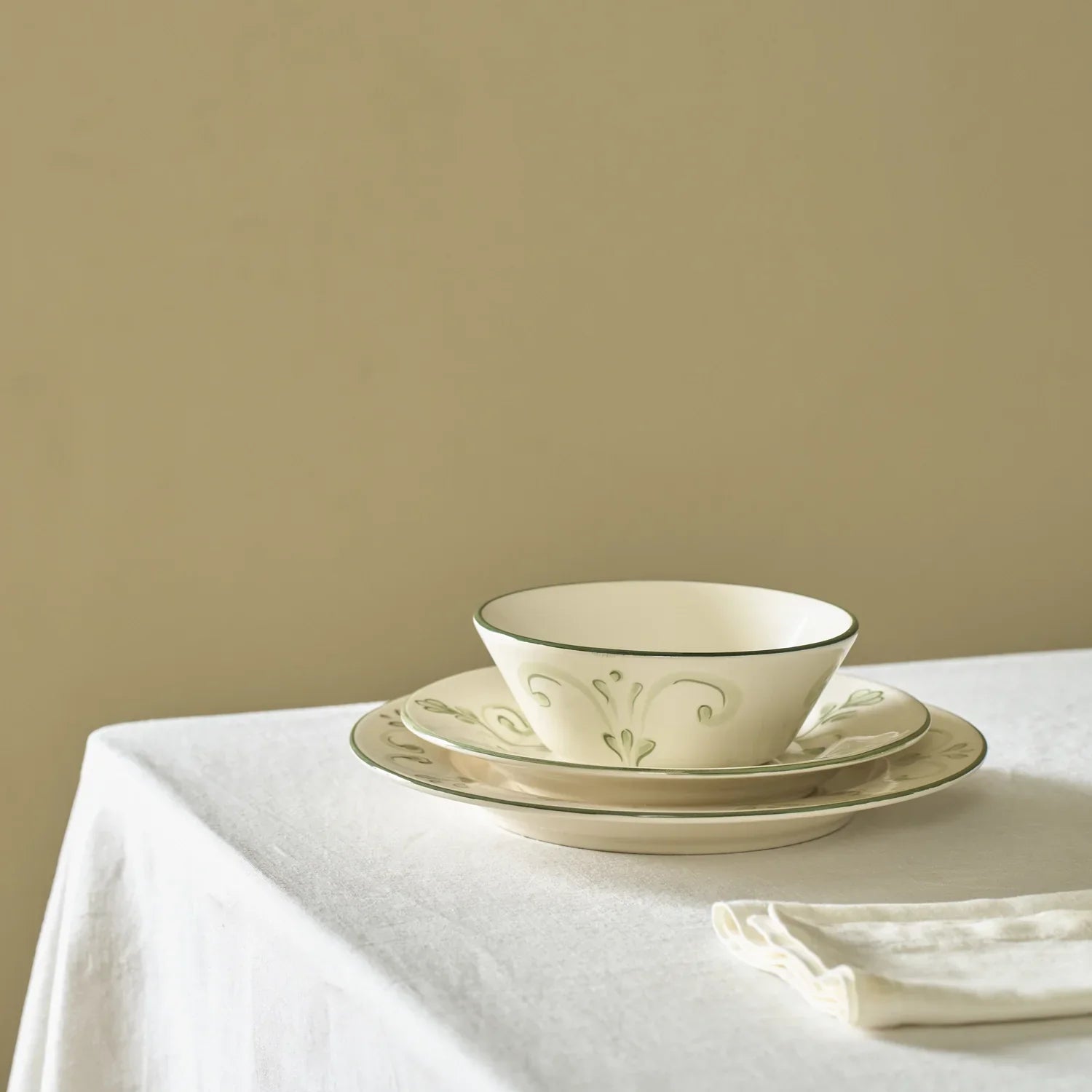 Neptune Accessories_Tabletop_Dinnerware default Lamorna Green Side Plate