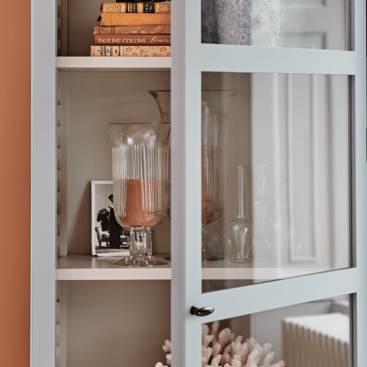 Neptune Storage Shepton Glazed Cabinet
