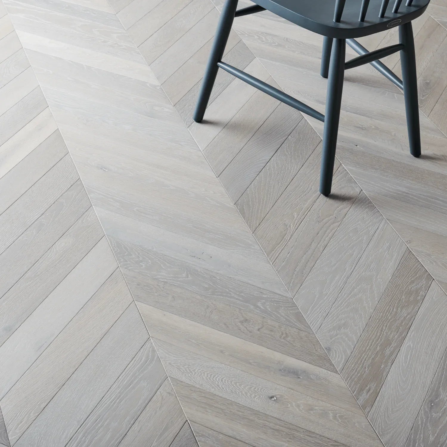 Neptune Decorating_Interior decoration_Flooring & tiles default Savernake Chevron Engineered Oak Flooring 10mm x 90mm, Chalked