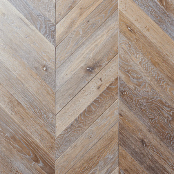Neptune Decorating_Interior decoration_Flooring & tiles default Savernake Chevron Engineered Oak Flooring 10mm x 90mm, Vintage