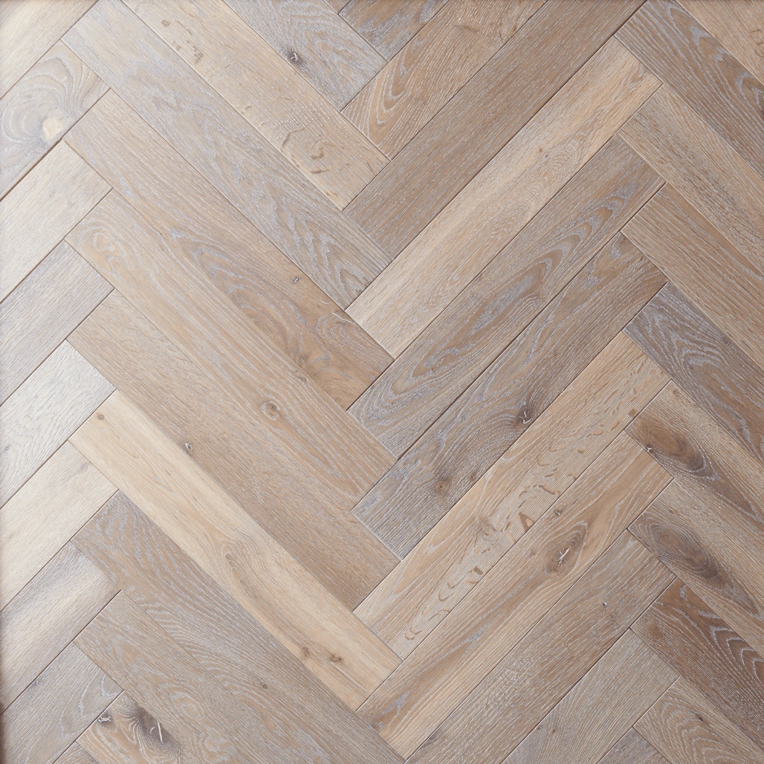 Neptune Decorating_Interior decoration_Flooring & tiles default Savernake Herringbone Engineered Oak Flooring 10mm x 90mm, Vintage