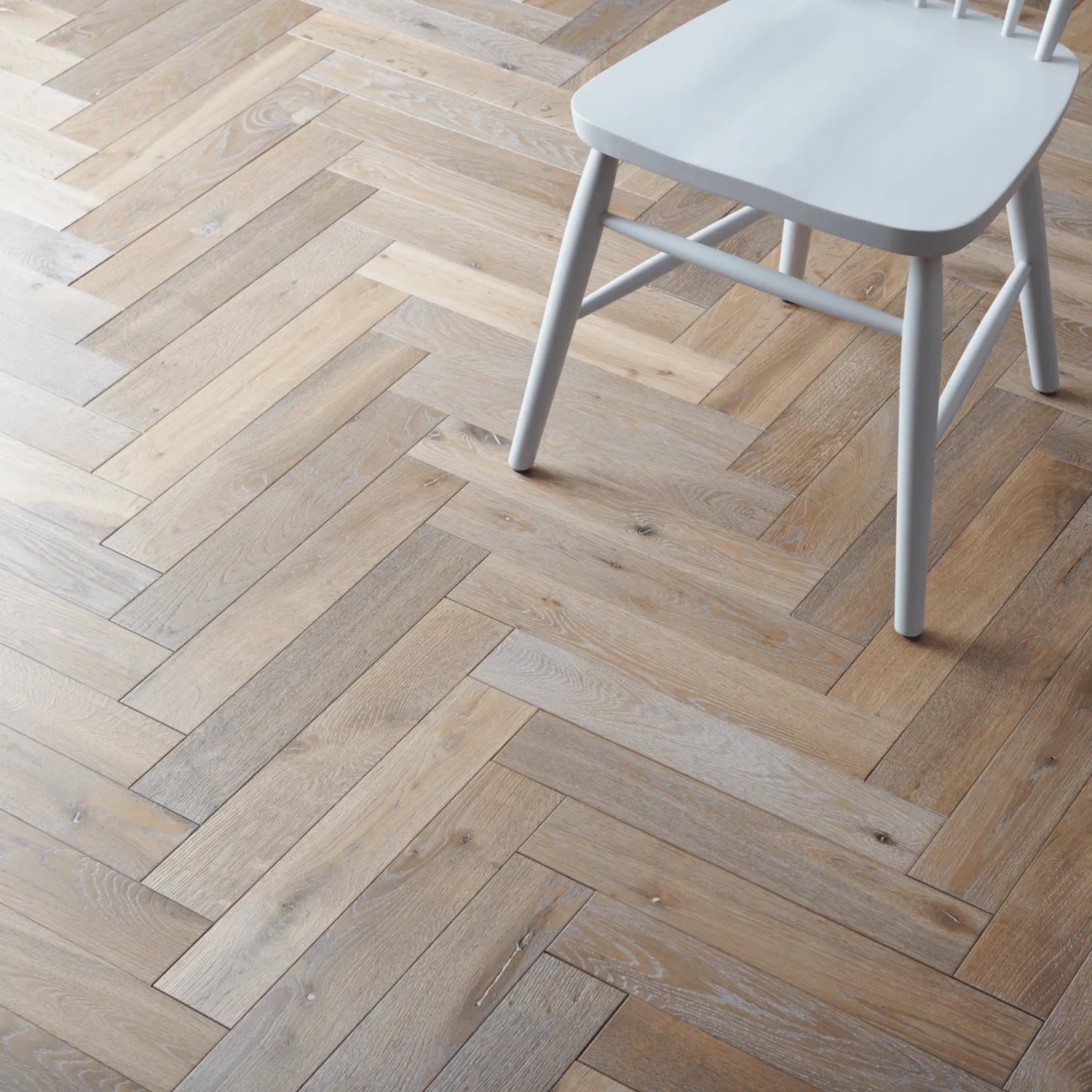 Neptune Decorating_Interior decoration_Flooring & tiles default Savernake Herringbone Engineered Oak Flooring 10mm x 90mm, Vintage
