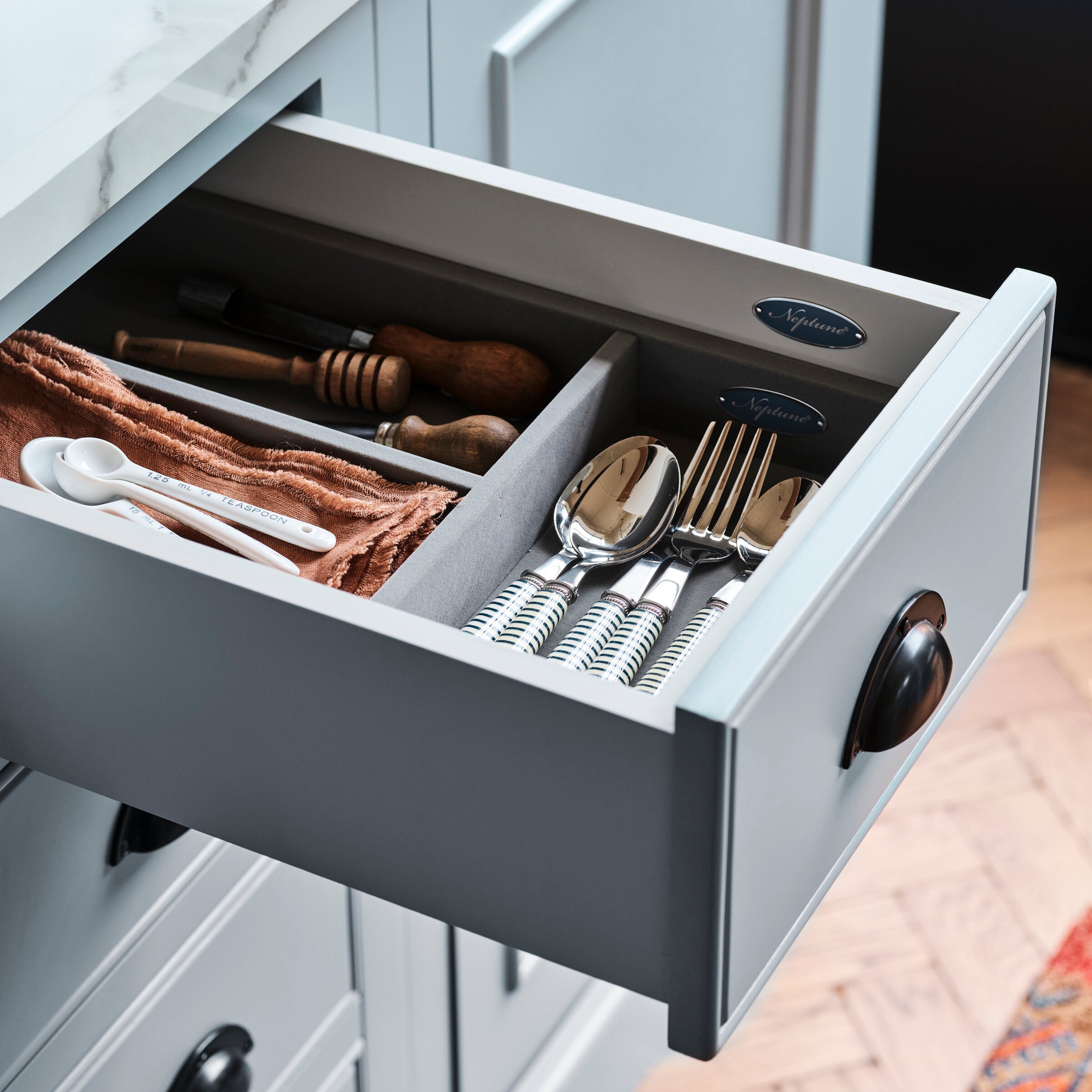 Neptune Accessories_Tabletop_Cutlery default Salcombe 24pc Cutlery Set, Navy Stripe