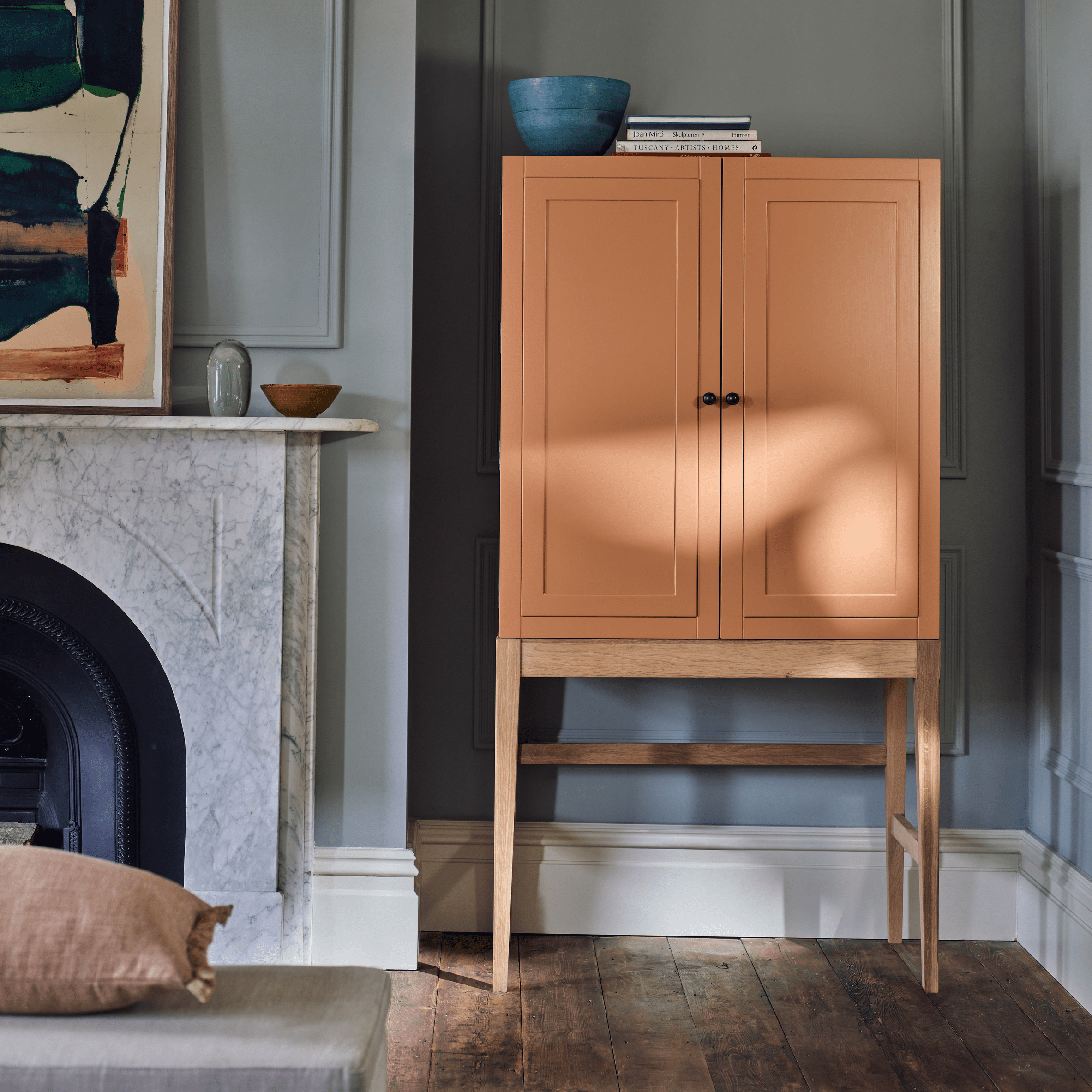 Neptune Storage 0 paint service / Default Ardingly Cabinet with Oak Base & Mirrored Back