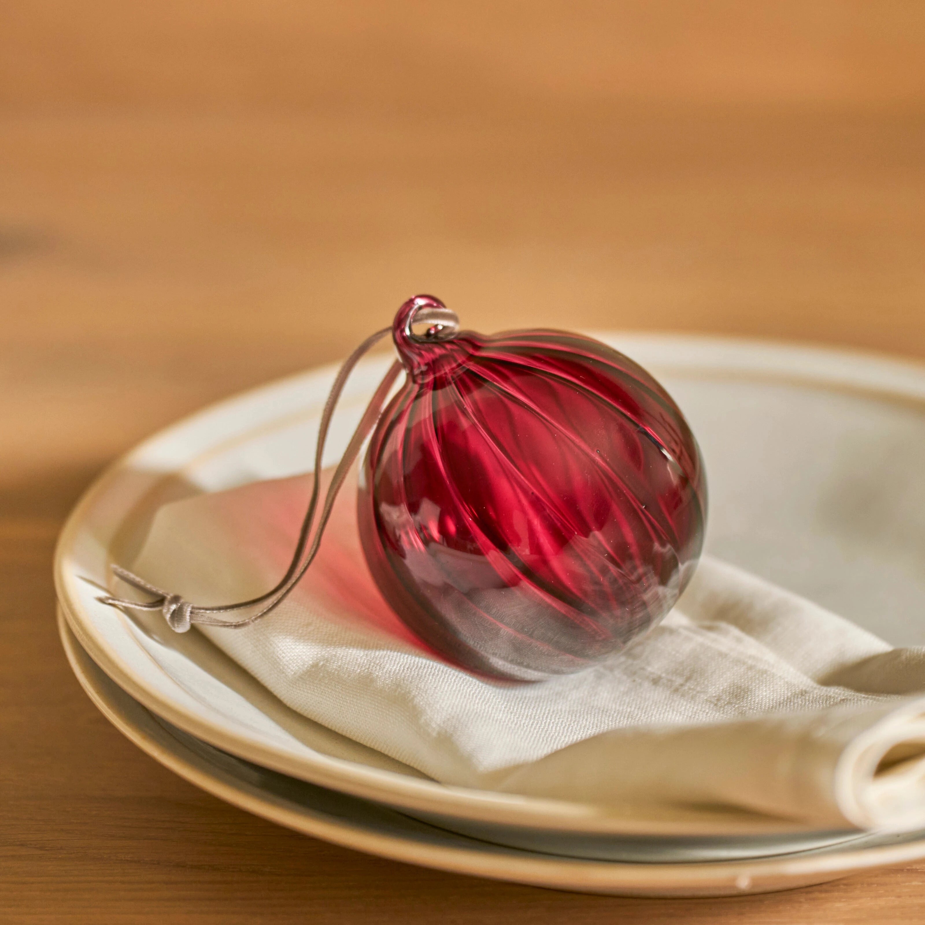 avery-round-glass-bauble-