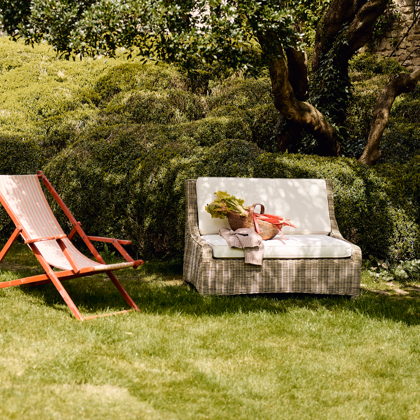 Hayburn Wicker Relaxed Garden Loveseat