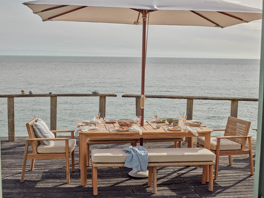 Why we love teak furniture in the garden