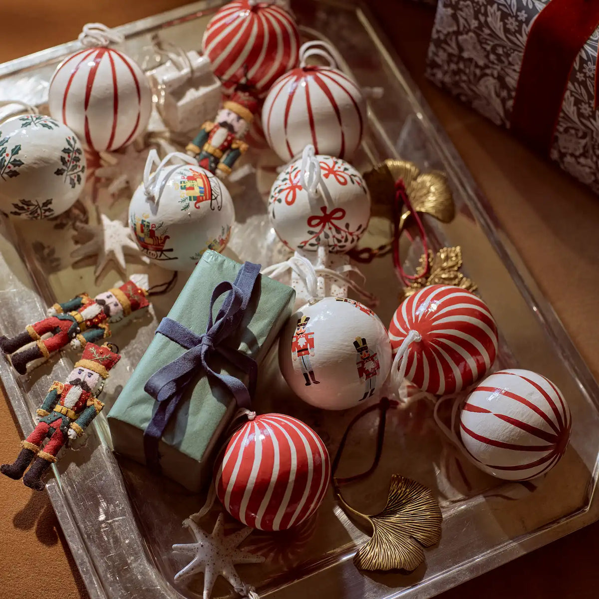 Christmas tree decorations & baubles