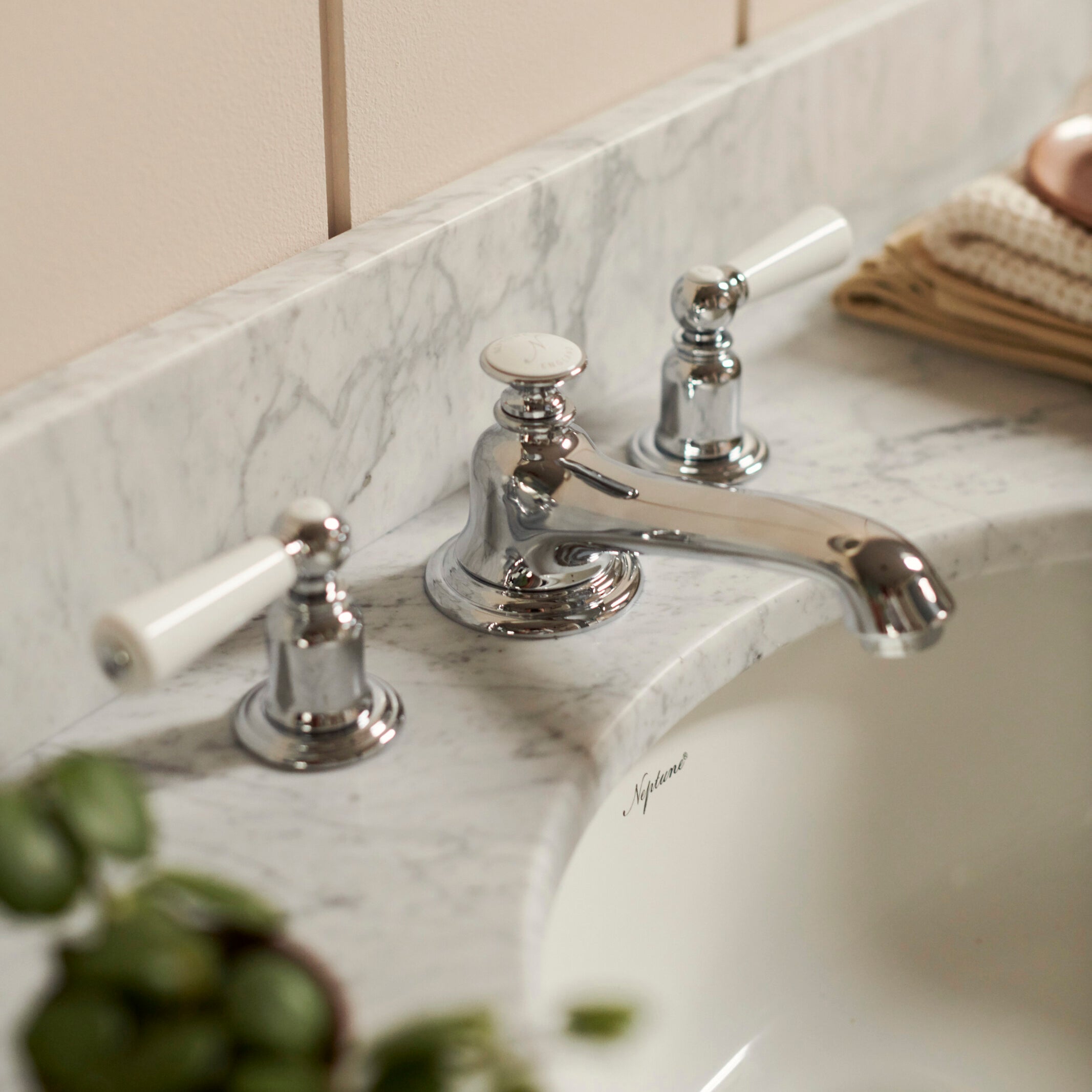 Bathroom taps & fixtures