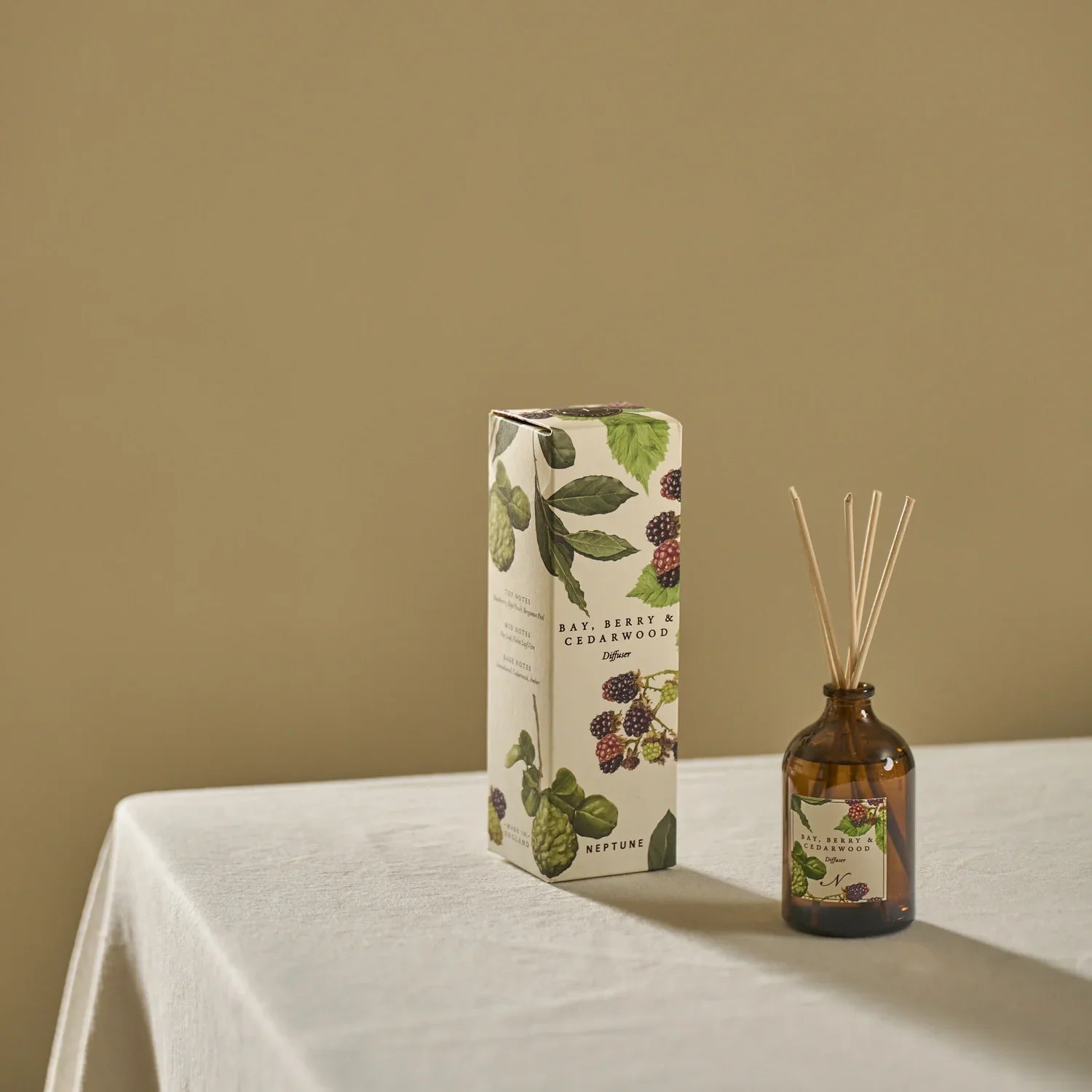 Neptune Accessories_Living accessories_Candles & diffusers default Bay, Berry & Cedarwood Reed Diffuser