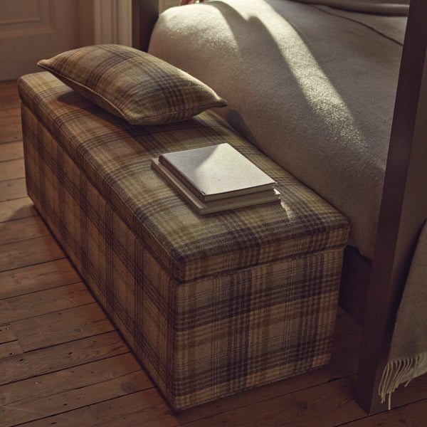 Eloise Ottoman, HARRIS TWEED Fig