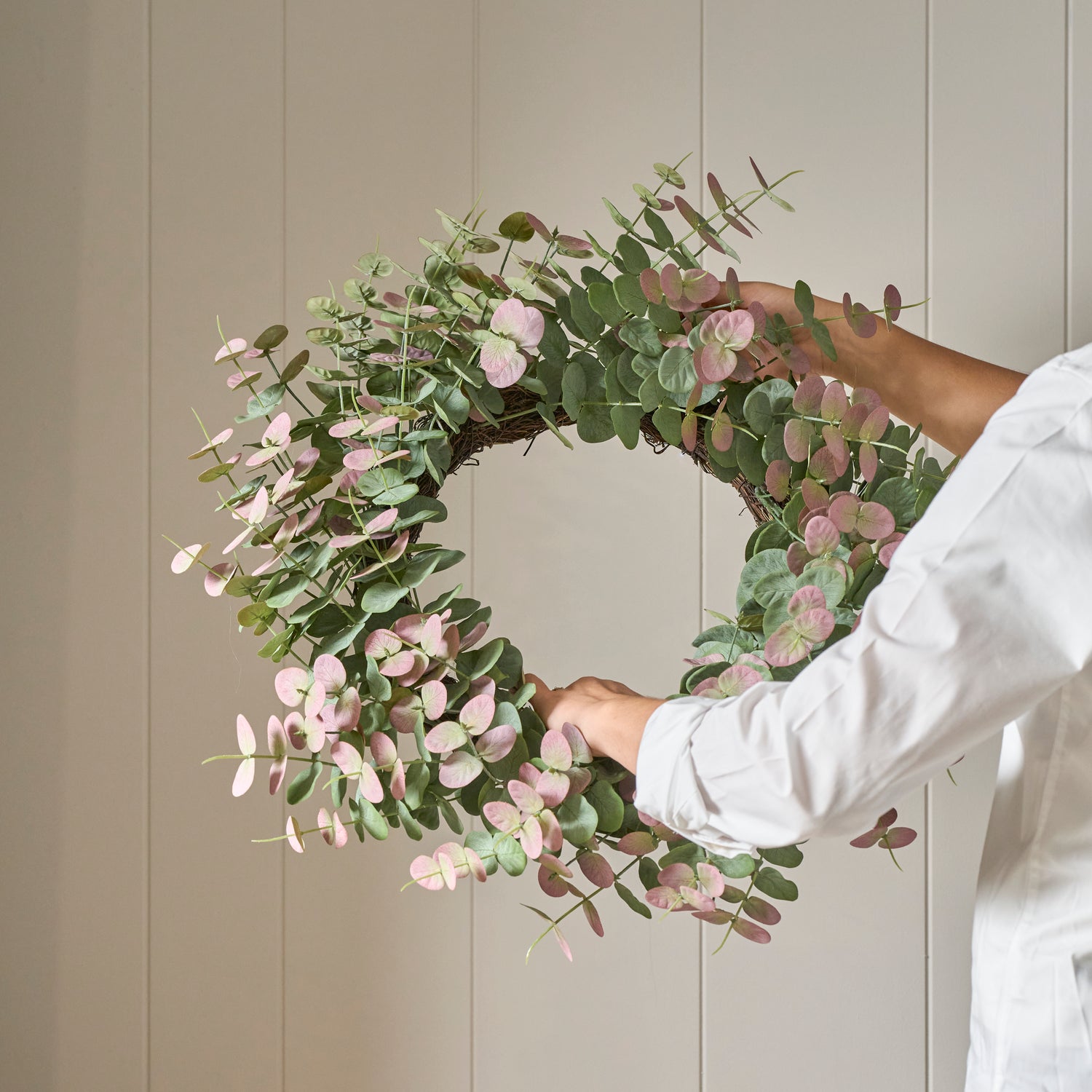 Neptune Accessories_Living accessories_Faux flowers & plants default Eucalyptus Wreath, Light Russet