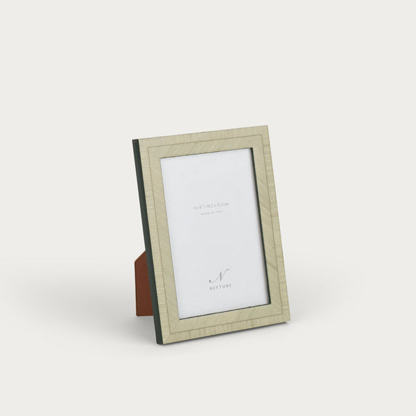 Neptune Accessories_Living accessories_Decorative accessories default Montpellier 4x6 Photo Frame, Light Green