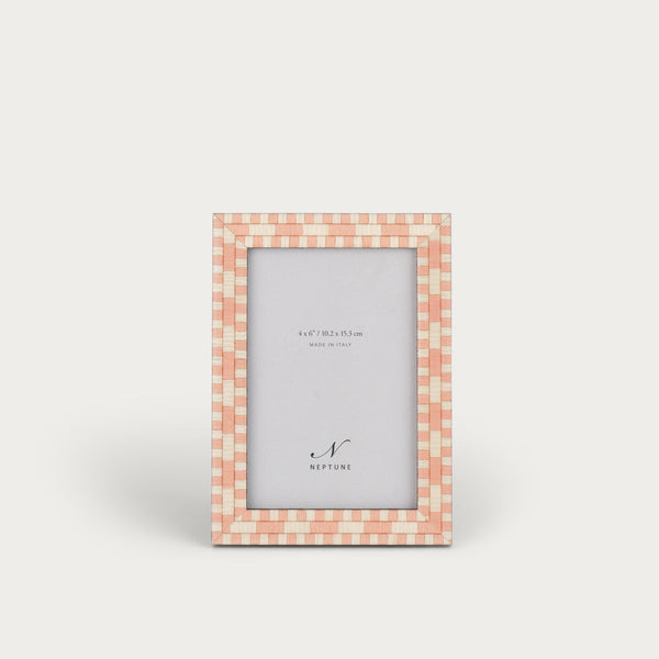 Neptune Accessories_Living accessories_Decorative accessories default Montpellier 4x6 Photo Frame, Pink