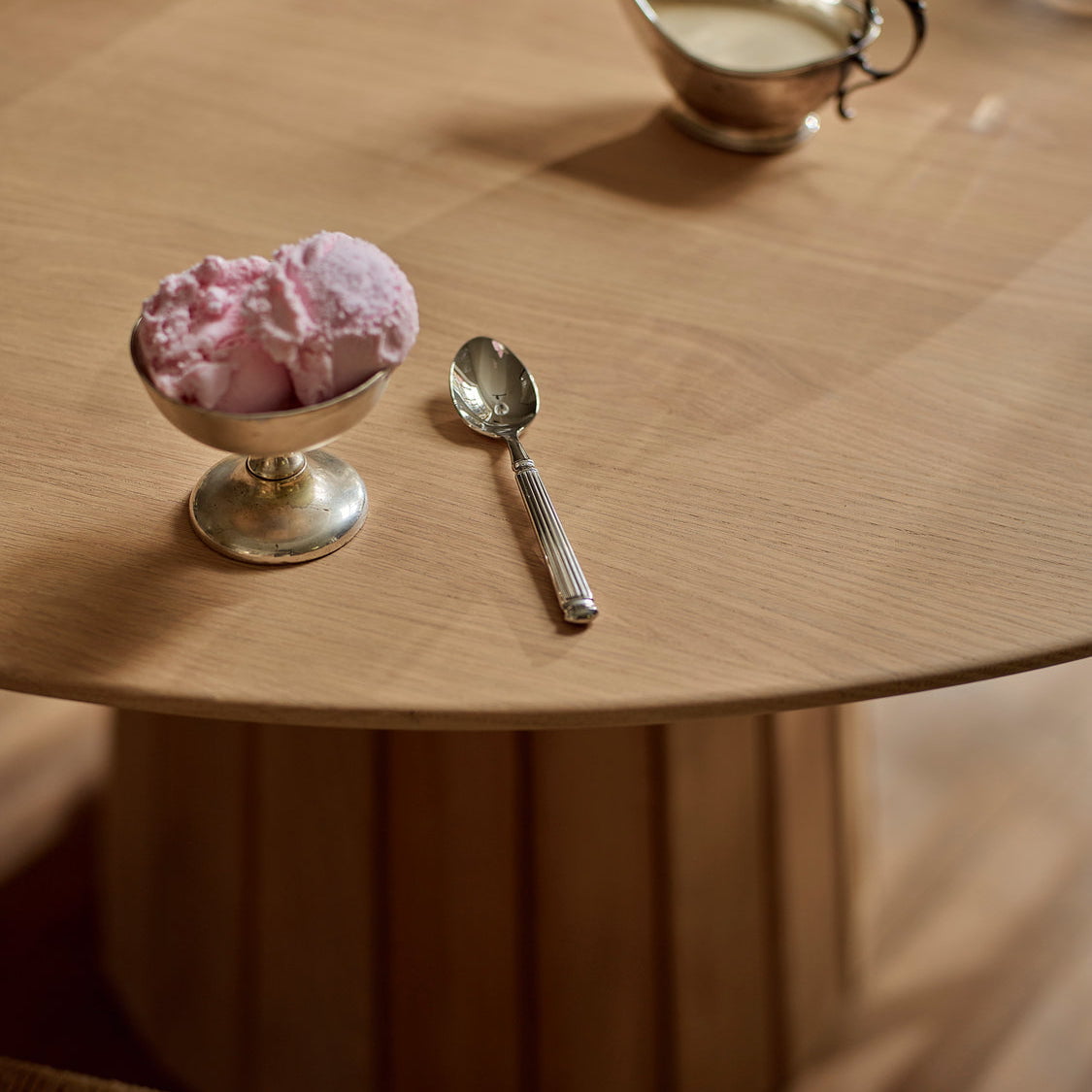 Neptune Furniture_Living & dining furniture_Dining tables default Stratford 4 Seater Round Oak Dining Table