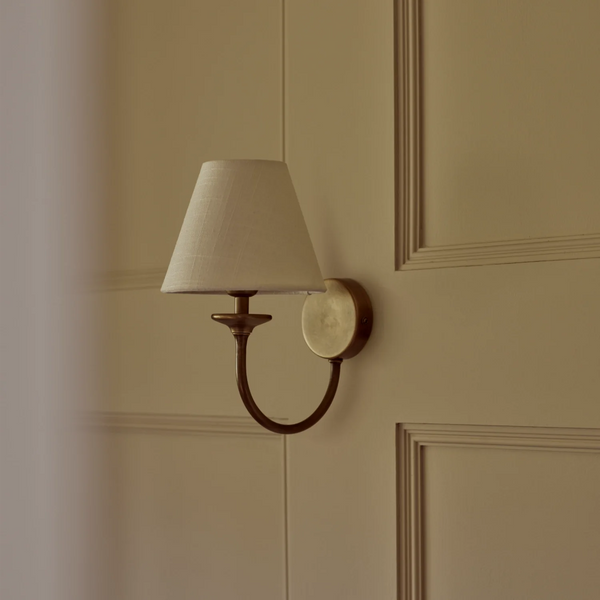 Wilton single wall light with linen shade and brass fitting