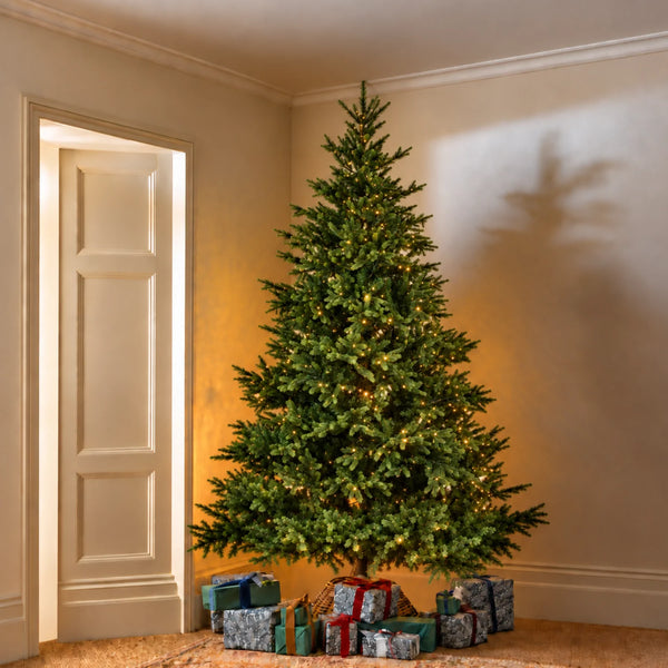Windsor 8ft vorbeleuchteter Weihnachtsbaum