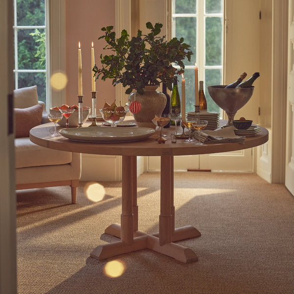 Battersea 6 Seater Round Oak Dining Table