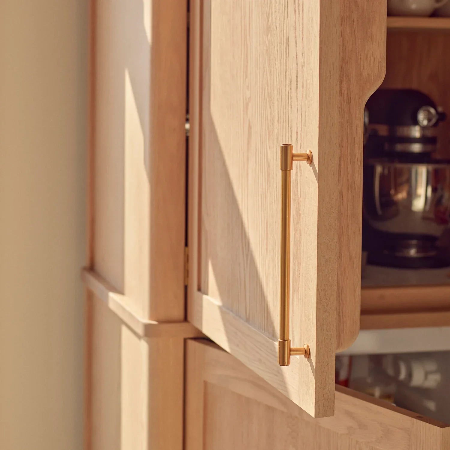 Neptune Kitchen_Kitchen furniture_Kitchen free standing default Borough Freestanding Oak Double Kitchen Larder with Marble insert