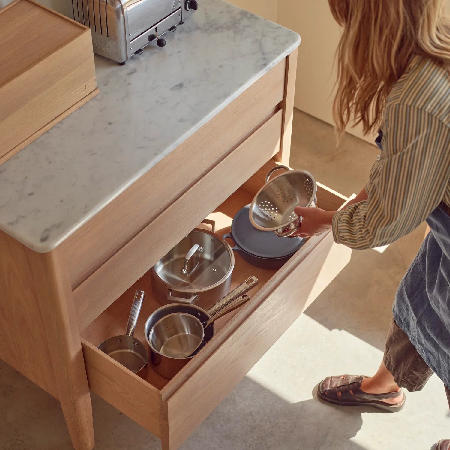 Neptune Kitchen_Kitchen furniture_Kitchen free standing default Borough Freestanding Oak Pan Drawer with Marble Top