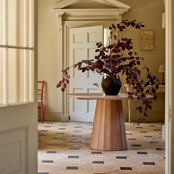 Neptune Furniture_Living & dining furniture_Dining tables default Stratford 4 Seater Round Oak Dining Table