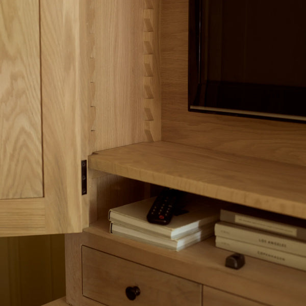 Henley 5ft Oak TV Dresser