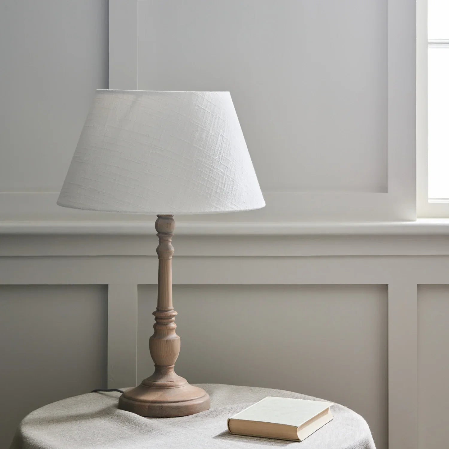 Neptune Accessories_Lighting_Table lamps Highgate Small Seasoned Oak Table Lamp