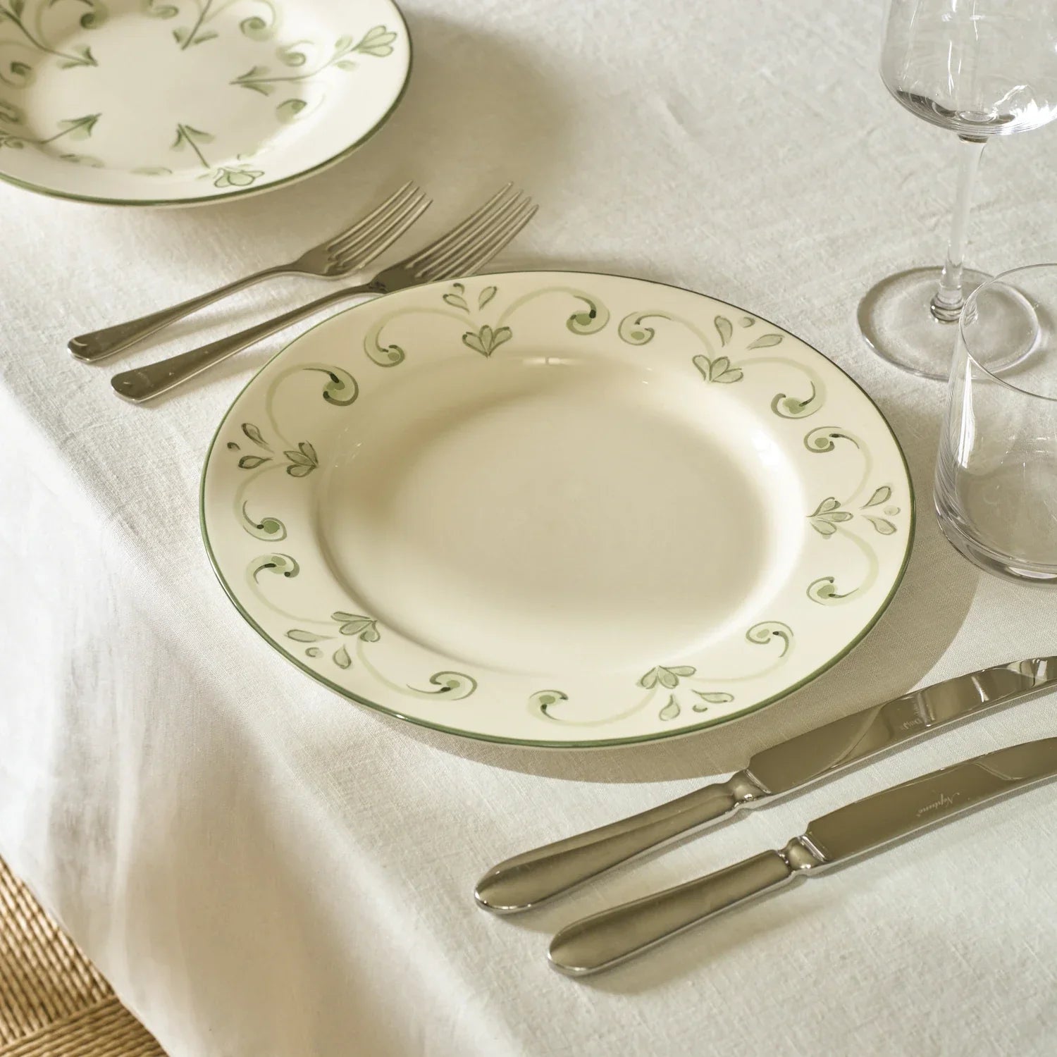 Neptune Accessories_Tabletop_Dinnerware default Lamorna Green Dinner Plate