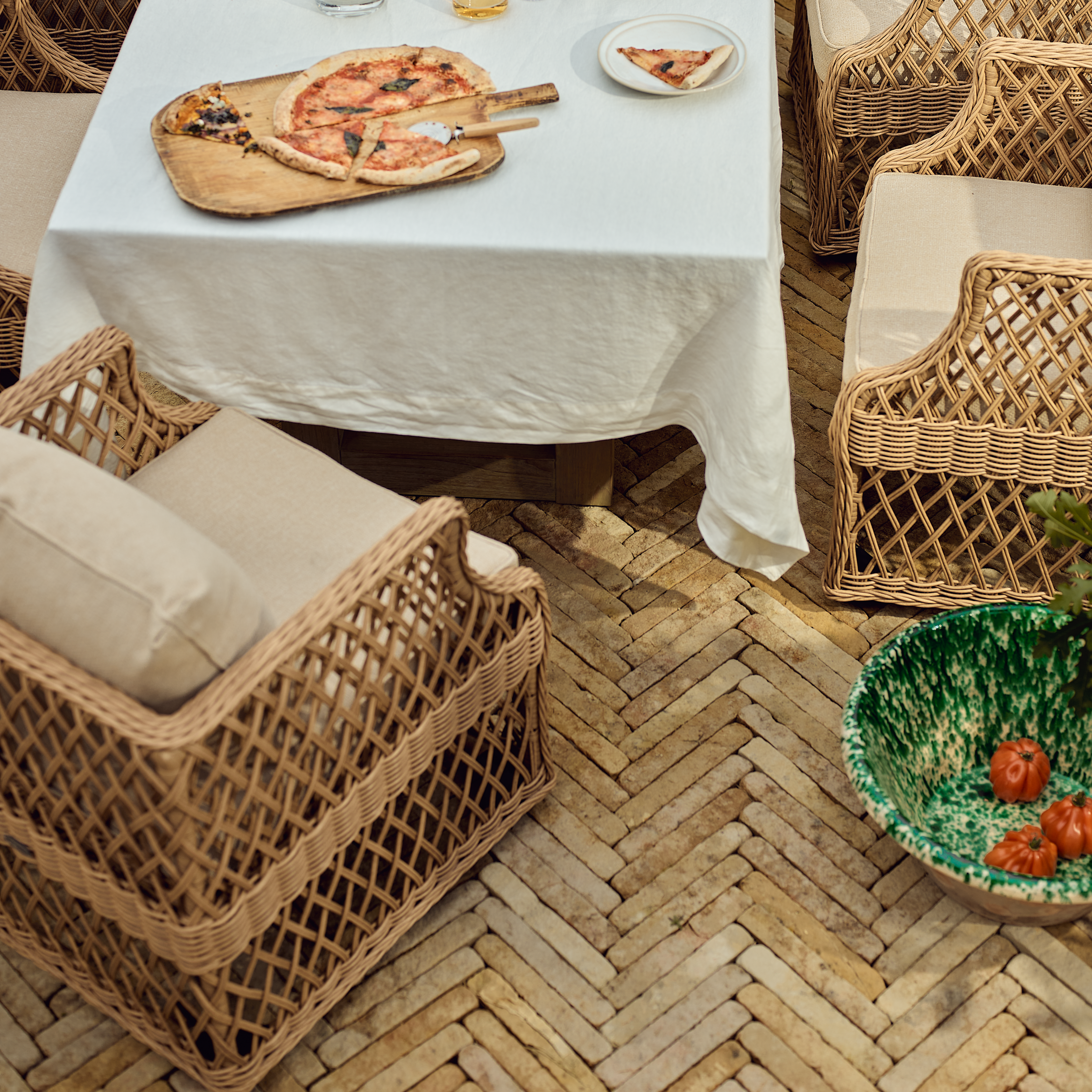 Neptune Garden Sets Default Pembrey Table & 8 Longmeadow Carver Chairs