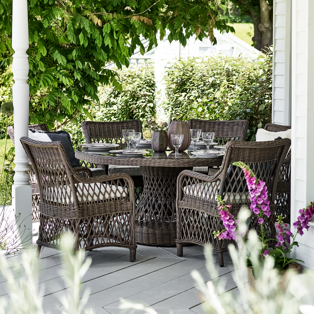 Harrington 6 Seater Round Wicker Garden Dining Set with Carver Chairs ...
