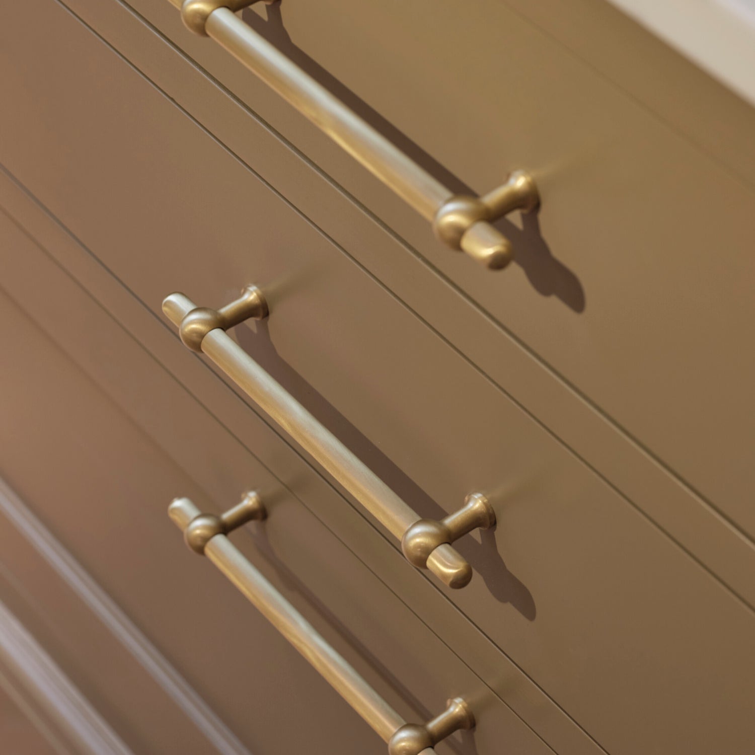 Neptune Handles & Hardware Satin Brass Oscott Medium Bar Handle, Set of 2