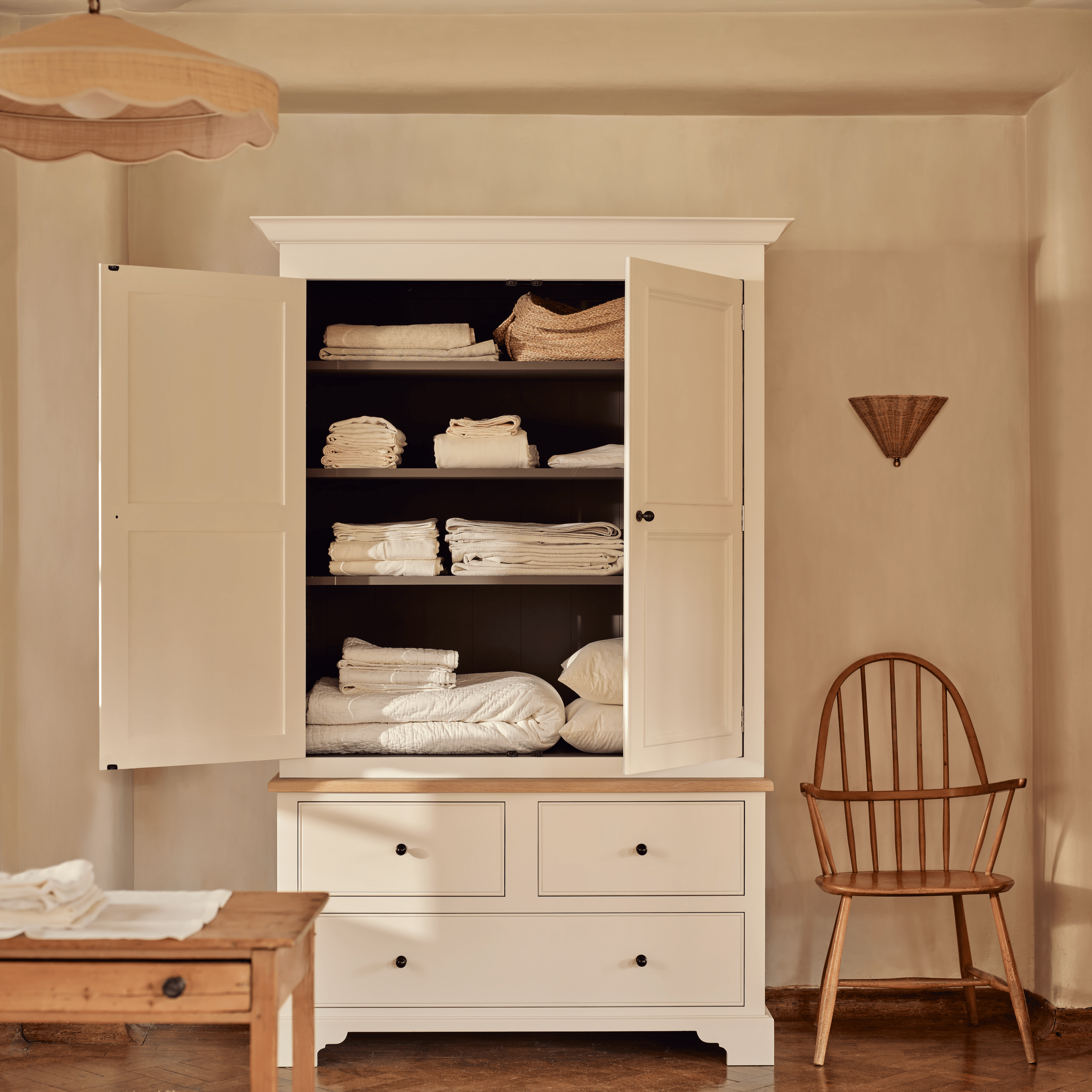 Neptune Storage 0 paint service / Default Chichester Housekeepers Cupboard