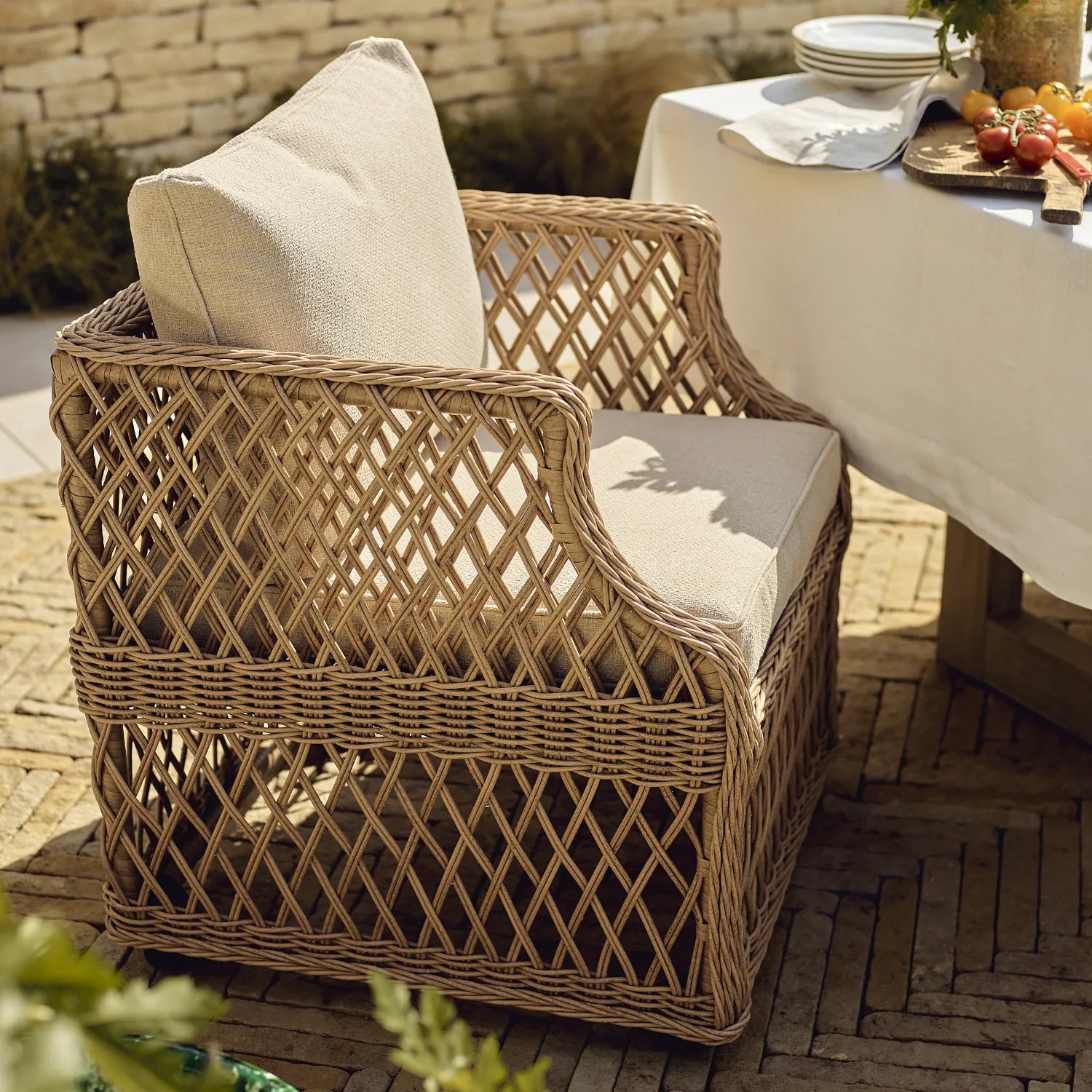 Neptune Seasonal_Garden_Outdoor sofas and relaxed chairs default Pembrey 8 Seater Teak Garden Dining Table Set with Longmeadow Dining Chairs