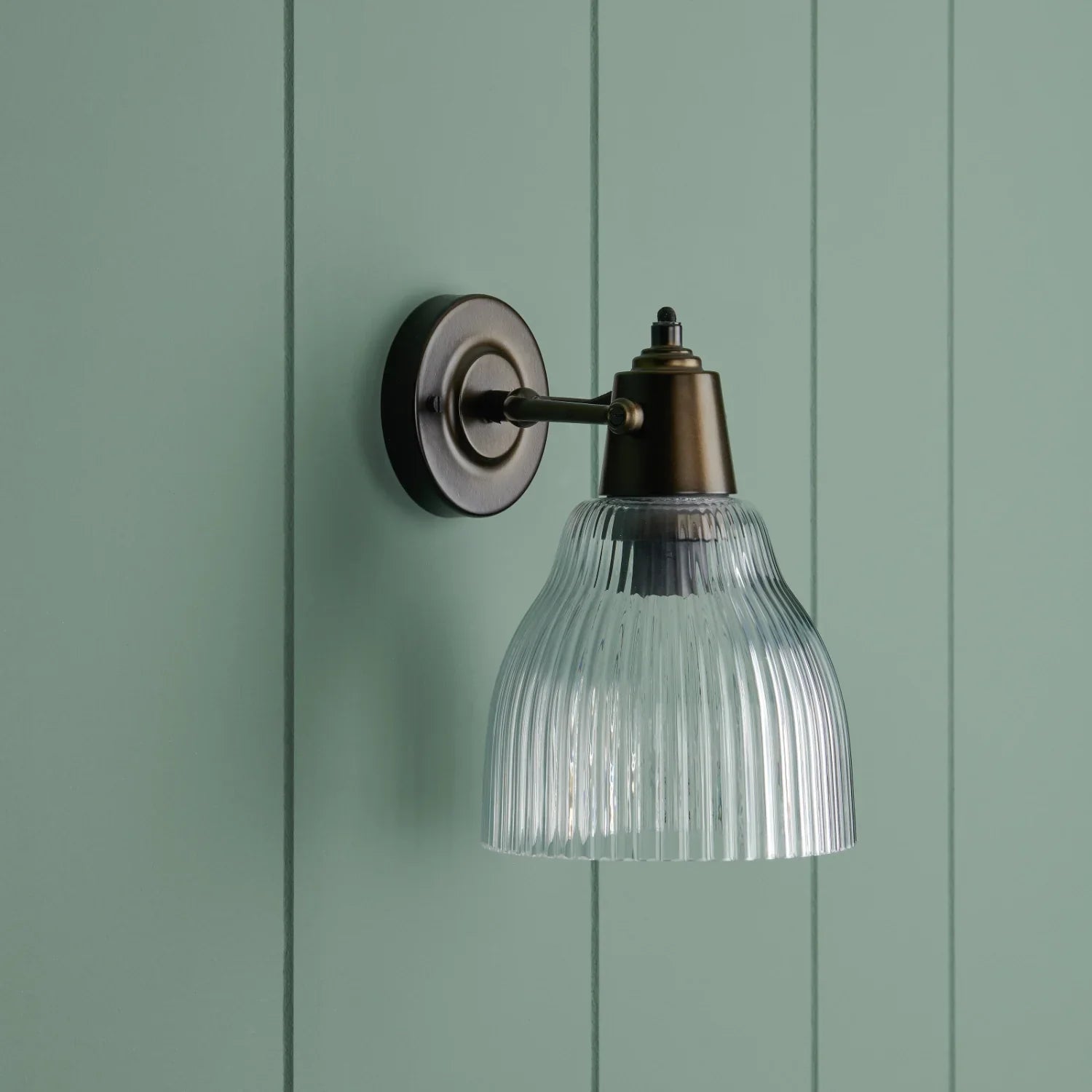 Neptune Accessories_Lighting_Wall lights default Shaftesbury Flutted Glass Wall Light, Bronze