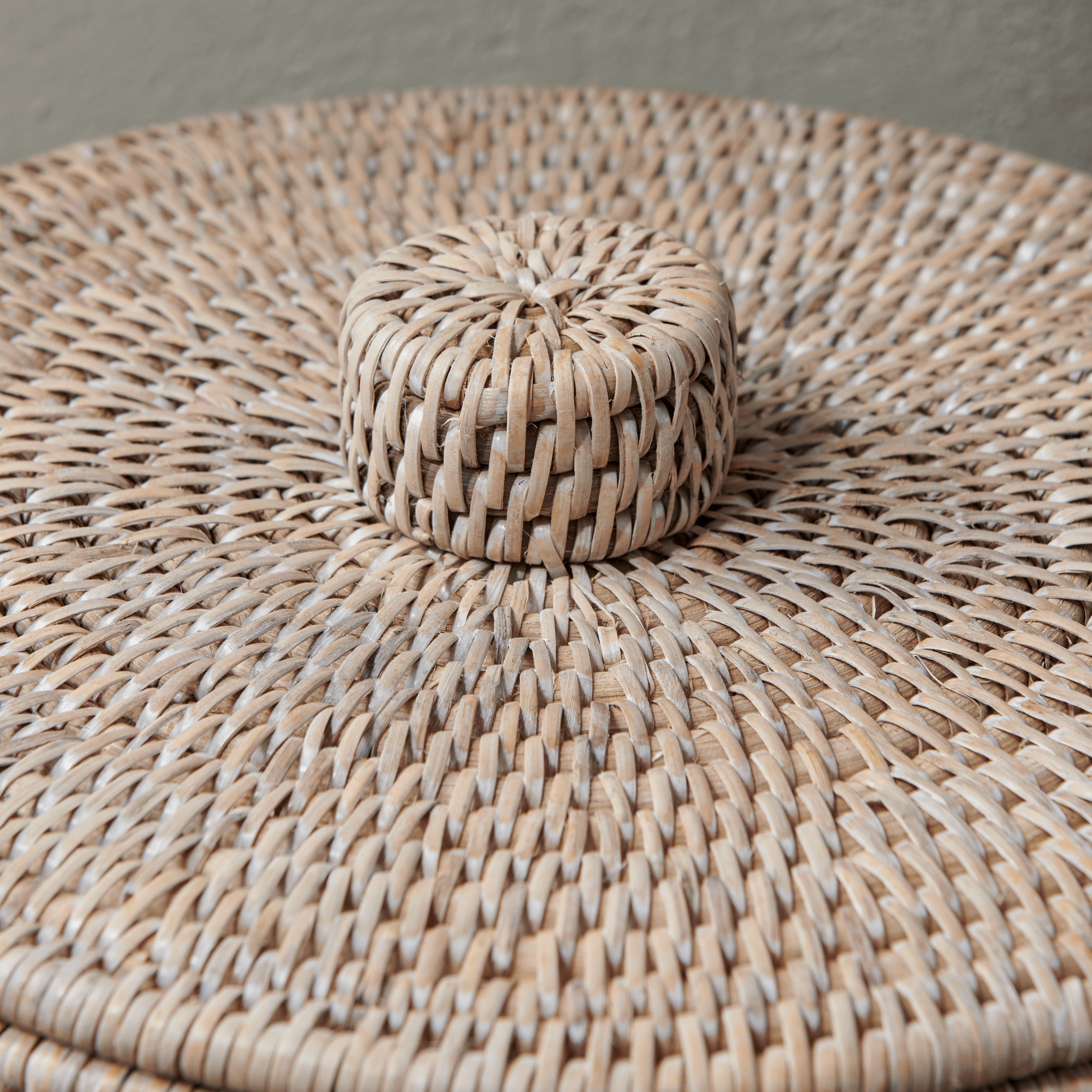 Neptune Baskets Ashcroft Lidded Bin