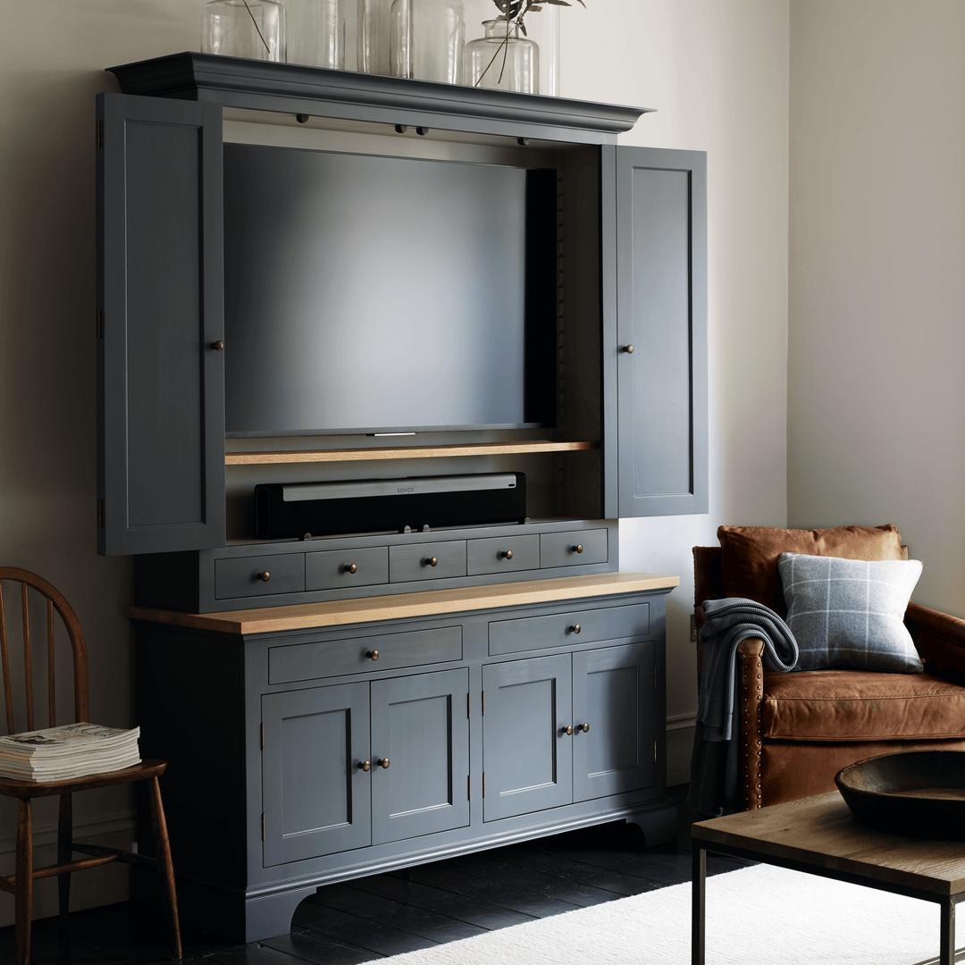 Henley 5ft Oak TV Dresser, Painted – Neptune