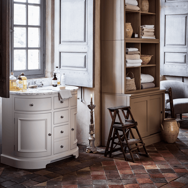 Neptune Washstands Chichester Undermount Curved Washstand